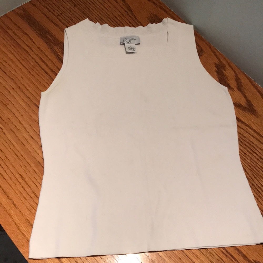 LOFT Ann Taylor top size small w square front neckline, textured neck trim